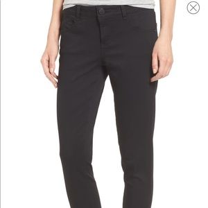 Black skinny ankle jeans